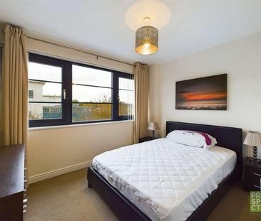 Wessex Court, Kestrel Road, Farnborough, Hampshire, GU14 - Photo 3