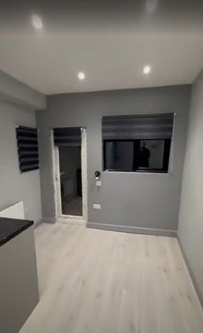 6 Bed Detached House, Athlone Road, SW2 - Photo 4