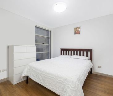 Stylish Apartment Living with Bedroom Size Study and Expansive Cour... - Photo 3