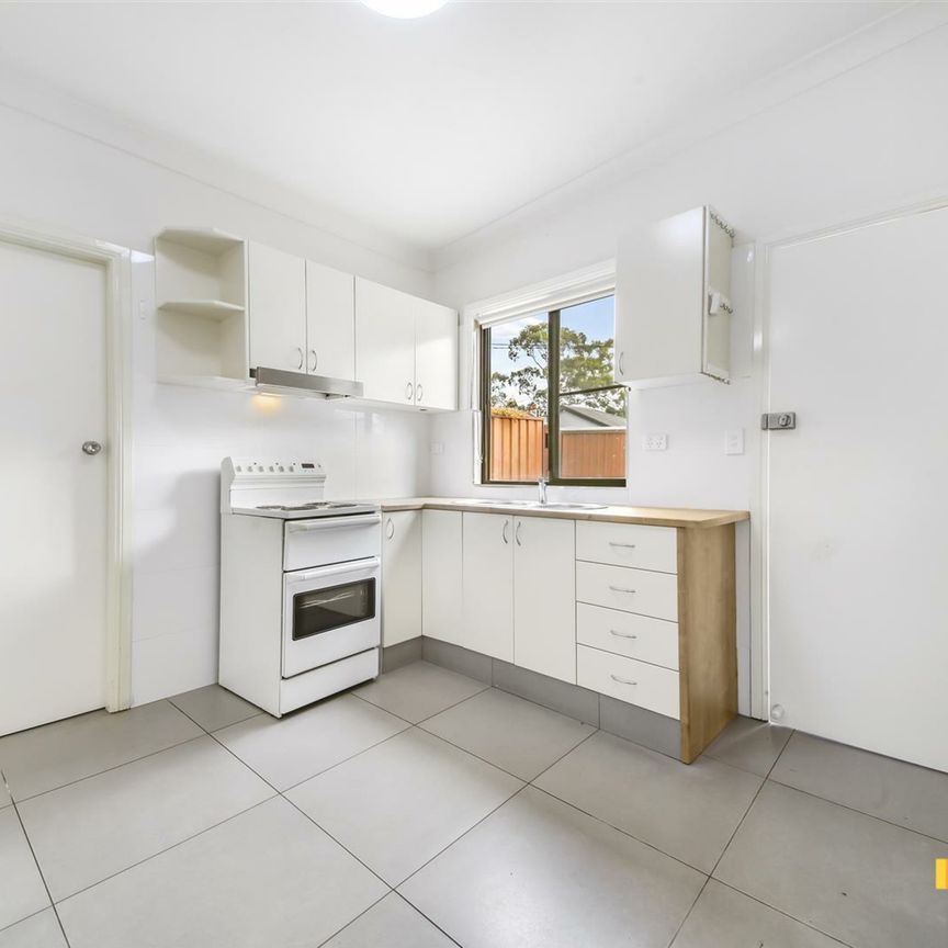 Spacious 2 Bedroom Granny Flat - Photo 1