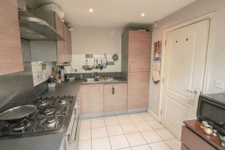 4 Bedroom - Photo 4