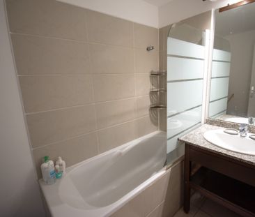 Location Appartement 3 pièces 56m² ST DENIS 97400 - Photo 6