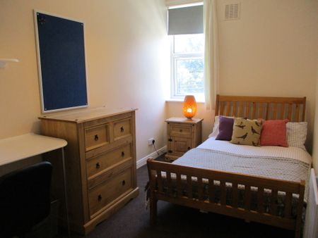 6 bedroom student home in Leeds. £130 pp/pw – BILLS INCLUDED - Photo 3