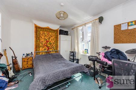 4 bedroom terraced house to rent - Photo 4