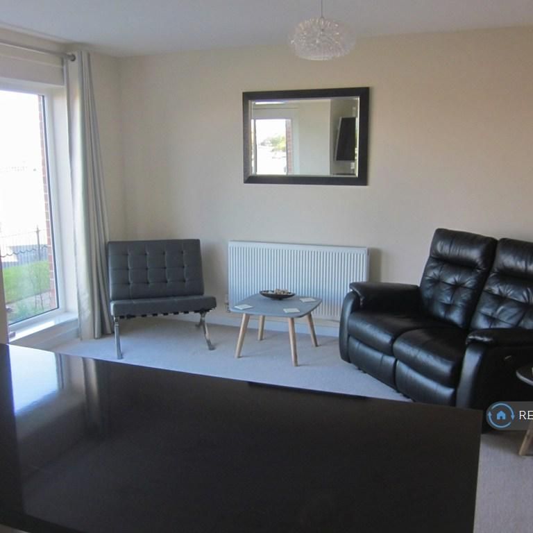 1 bedroom in a house share to rent - Photo 1