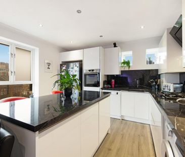 2 bedroom flat to rent - Photo 6