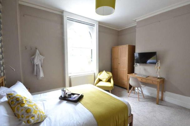 Thames House, Reading, Berkshire, RG1 - Photo 1