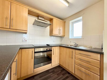 Avenue Road, Whittington Moor, Chesterfield - Photo 2