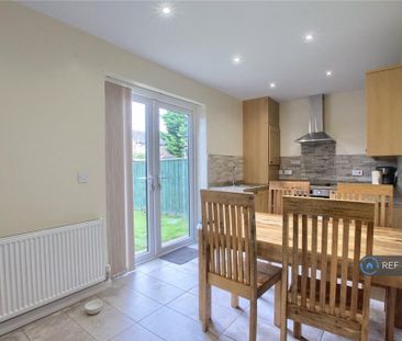 3 bedroom terraced house to rent - Photo 6