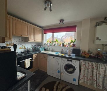 2 bedroom semi-detached house to rent - Photo 5