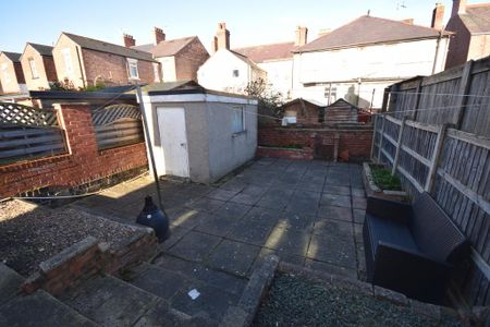 1 bedroom in a house share to rent - Photo 4