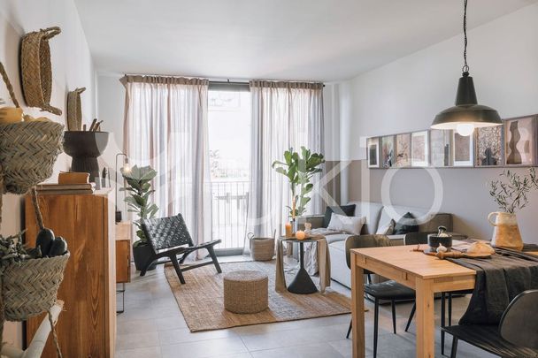 Barcelona Capital, Catalonia 08011 - Photo 1