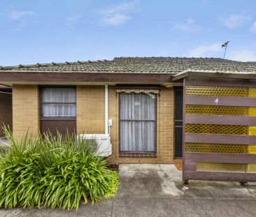 Character & Coastal Charm - Photo 6