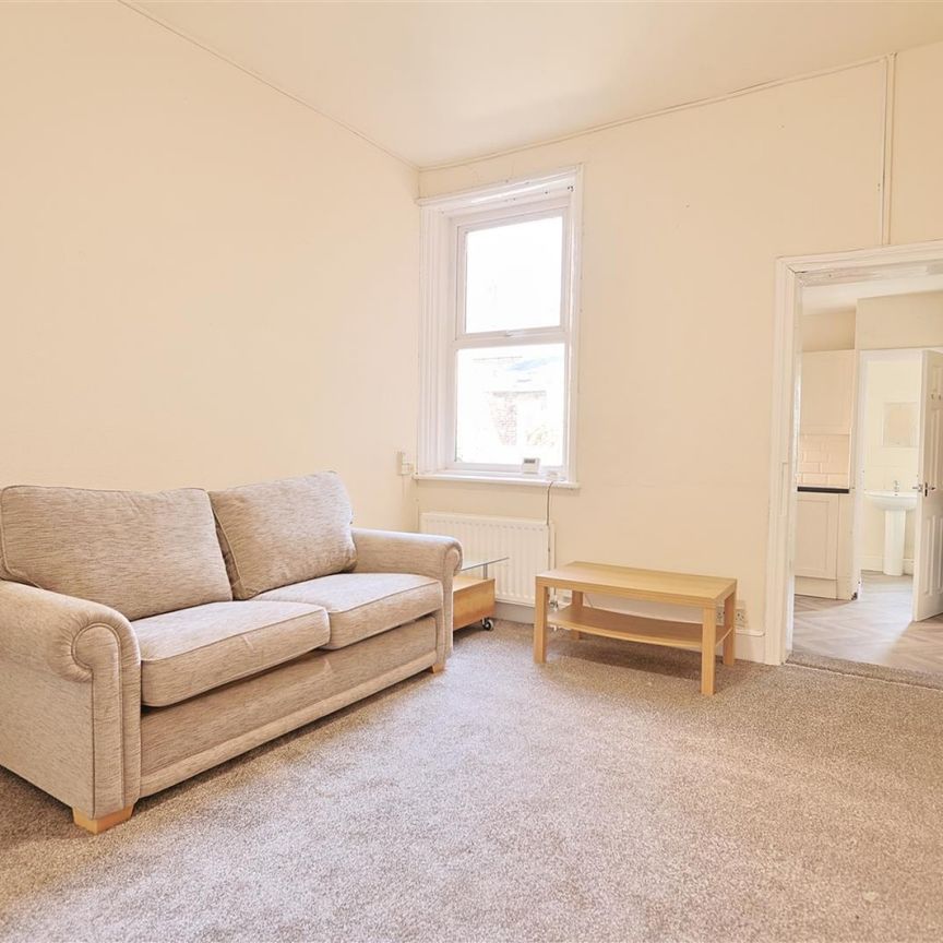 2 bedroom Flat to rent in Helmsley Road, Sandyford, Newcastle Upon Tyne - Photo 1