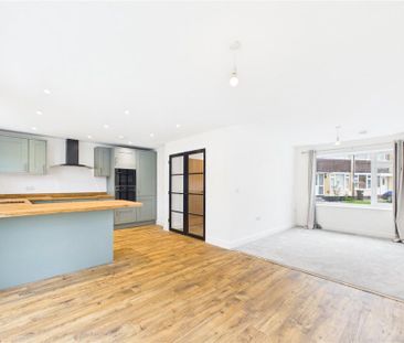 4 bedroom detached house to rent - Photo 1