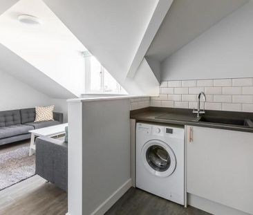 3 bedroom flat to rent - Photo 3