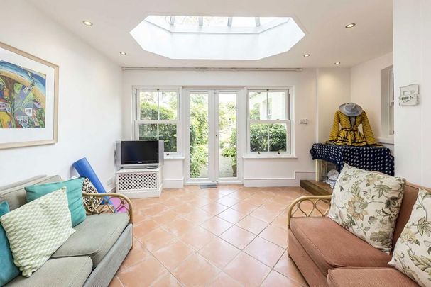 4 bedroom flat to rent - Photo 1