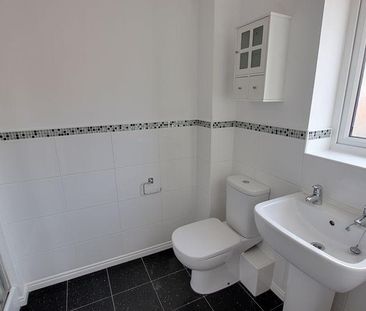 3 bedroom terraced house to rent - Photo 2