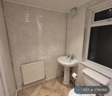 4 bedroom terraced house to rent - Photo 1