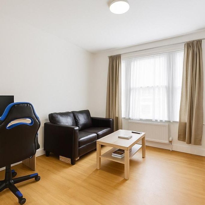 1 bedroom flat to rent - Photo 1