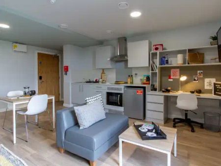 Platinum Studio - Photo 2