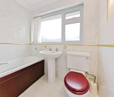 4 bedroom detached bungalow to rent - Photo 1