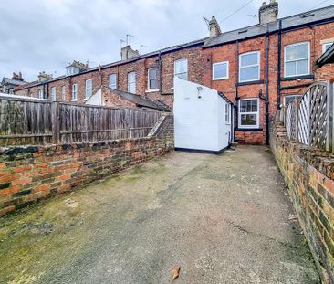 4 bedroom terraced house to rent - Photo 2