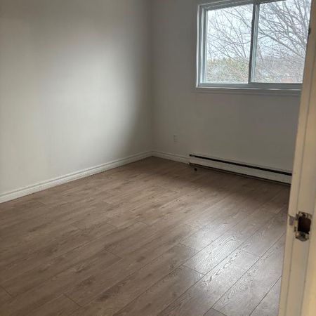 Grand 5 1/2 2e étage - Photo 3