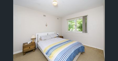 Furnished One Bedroom Apartment In Great Location ! - Photo 5