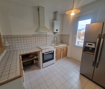 Location Appartement 2 pièces 49m² TOULON 83000 - Photo 2