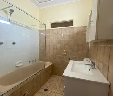 Comfort, Space & Charming 3-Bedroom Home in Blacktown - Photo 3