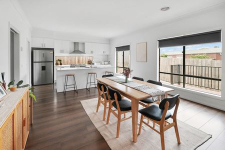 Welcome Home to Connor St– Where Quality Meets Convenience - Photo 3