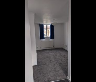 3 Bed Flat, Summer Street, S3 - Photo 3