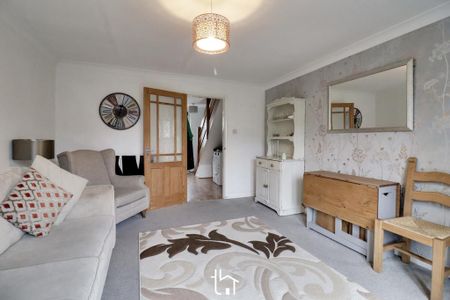 2 bedroom semi-detached house to rent - Photo 2