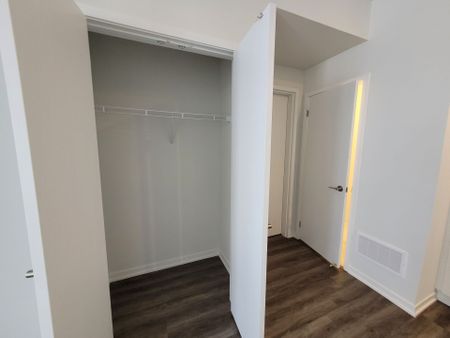 For Lease - 131 Honeycrisp Crescent Unit# TH215, Vaughan, Ontario - Photo 5