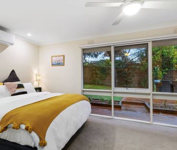 Charming Renovated Home in Coastal Point Lonsdale - Photo 2