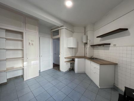 Location Appartement 3 pièces 80m² CHAMBERY 73000 - Photo 5