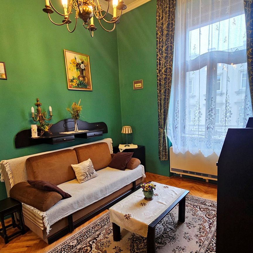 Stlowe mieszkanie z antresolą do spania ul. Starowiślna - Zdjęcie 1