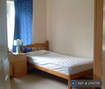 3 bedroom semi-detached house to rent - Photo 4