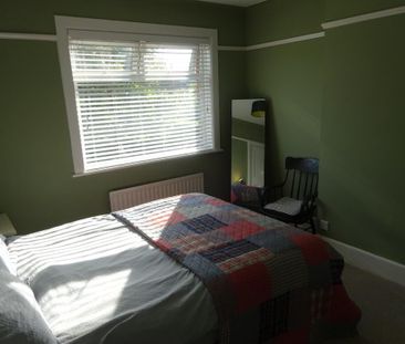 6 Knockbreda Drive, Belfast, BT6 0HJ - Photo 1