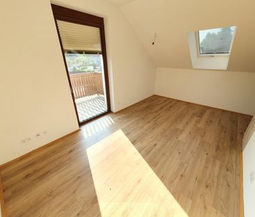 Exklusiv für betreutes Wohnen: Geförderte Altbauwohnung mit Balkon - Foto 4