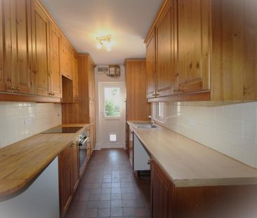 2 bedroom terraced house to rent - Photo 4