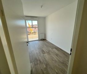 Location Appartement 4 pièces 84m² - Photo 4