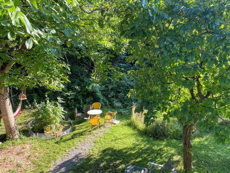 Charismatic 3-room apartment with idyllic garden and natural idyll in Maur - Photo 2