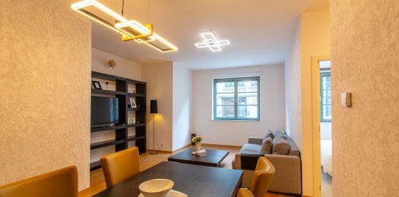 Appartement te huur in Elsene voor € 1.200 met 1 slaapkamer - Photo 2