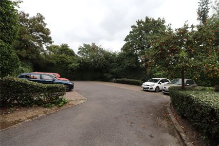 Brooklyn Road, Woking, Surrey, GU22 - Photo 5