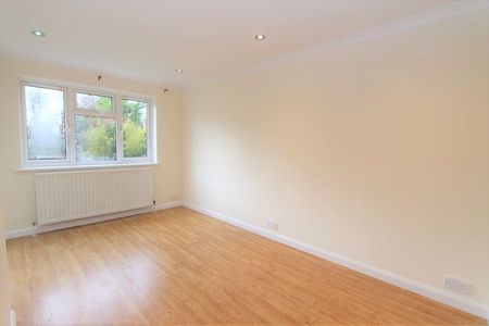 Parkfield, Busbridge, Godalming, Surrey, GU7 - Photo 5