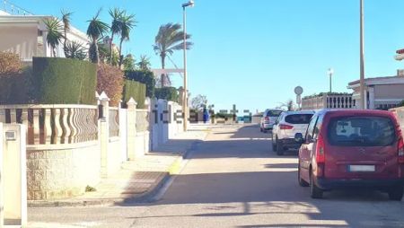 Alquiler de casa o chalet independiente en Platja de Oliva - Photo 5