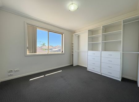 45 Gibson Avenue, Padstow NSW 2211 - House For Rent | Domain - Photo 3