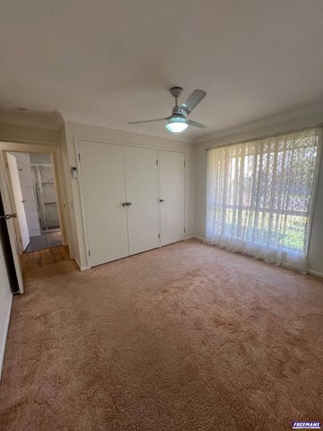 Lovely Established Home on 1,332 m² Allotment - Photo 4
